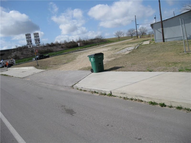 Sturgis ST, Taylor, TX 76574