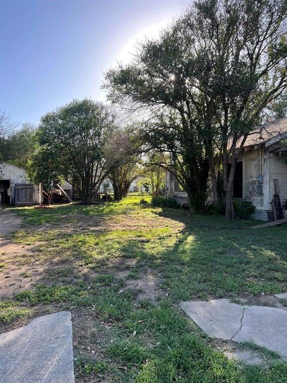 606 S Chestnut ST, Lampasas, TX 76550