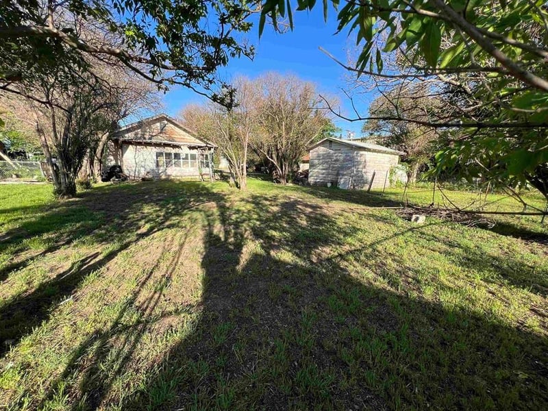 606 S Chestnut ST, Lampasas, TX 76550