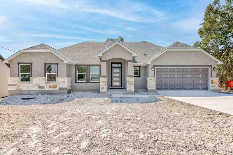 208 Calvin Barrett ST, Blanco, TX 78606