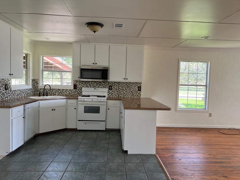 111 Chris LN, Florence, TX 76527