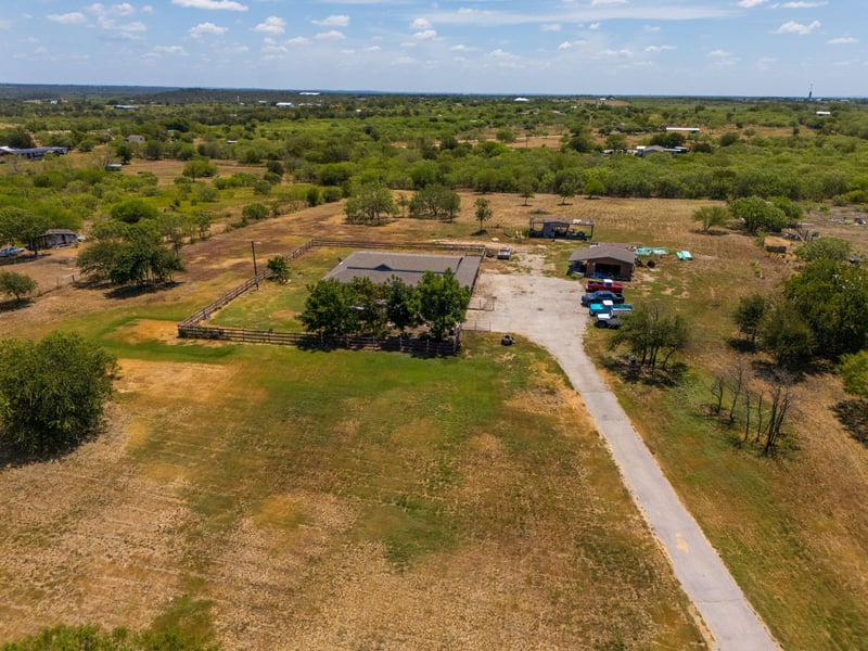 1781 Long RD, Lockhart, TX 78644
