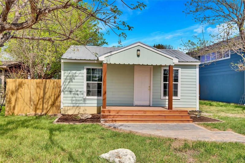 211 Burton ST, Manor, TX 78653