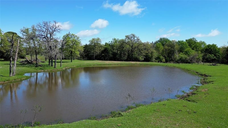 188 Zindler LN, Paige, TX 78659