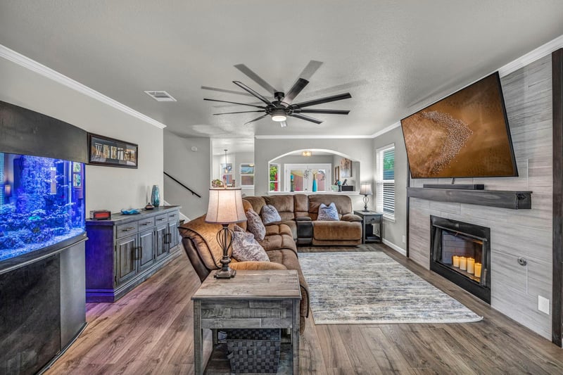 807 Eaglecreek DR, Leander, TX 78641