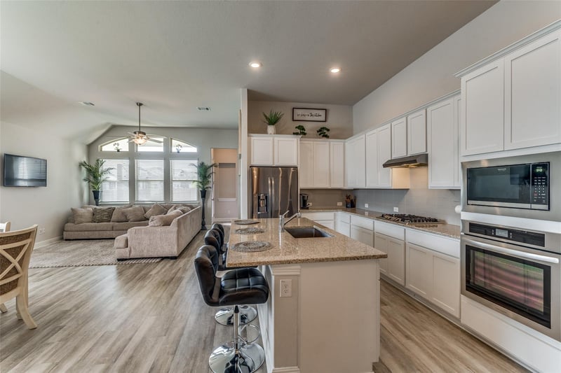 151 Periwinkle LN, Bastrop, TX 78602