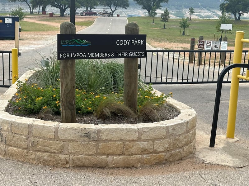 20027 Continental DR, Lago Vista, TX 78645