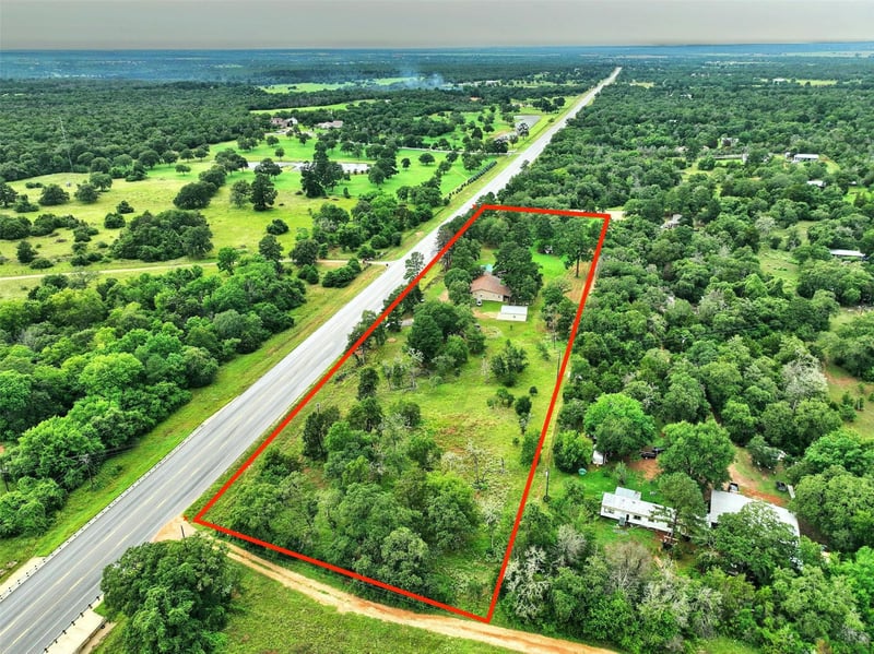 2169 Highway 304 , Smithville, TX 78957