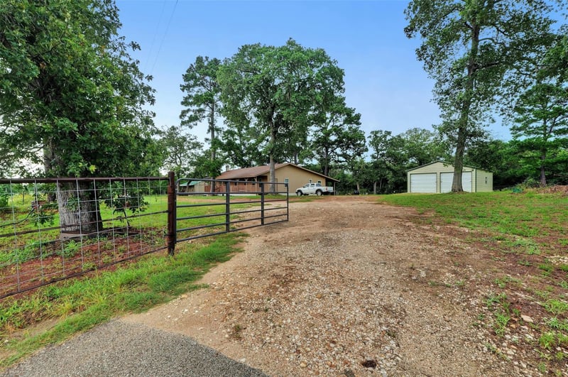 2169 Highway 304, Smithville, TX 78957