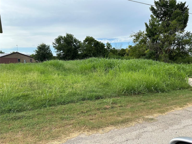 213 4th ST, Rockdale, TX 76567