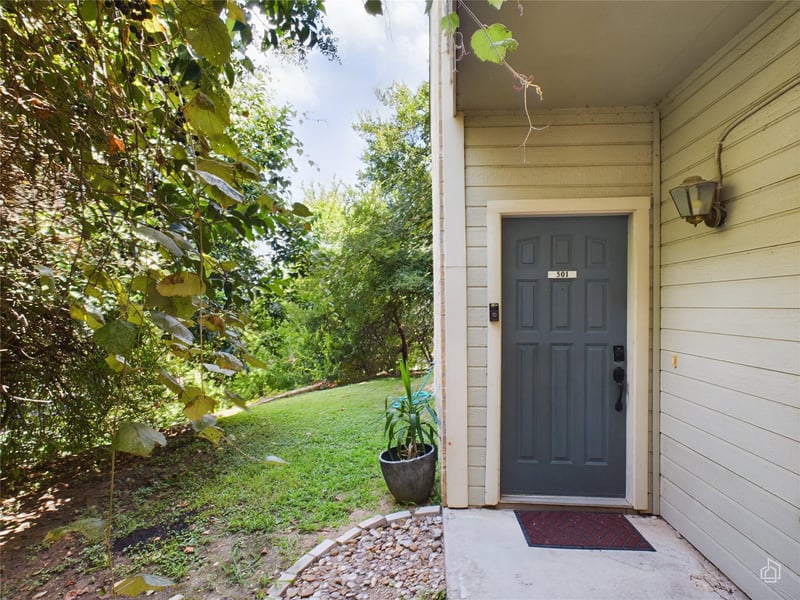 2450 Wickersham LN #501, Austin, TX 78741