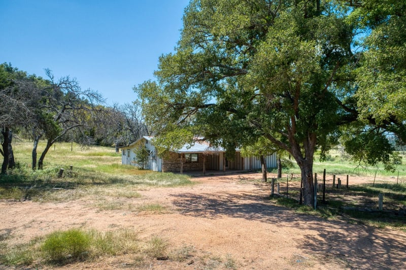 51 Ds RD, Fredericksburg, TX 78624