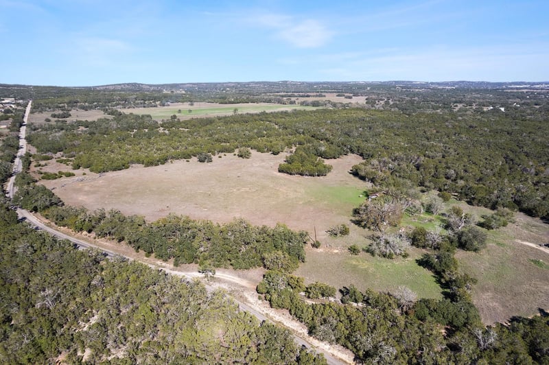 815 Holder LN, Dripping Springs, TX 78620