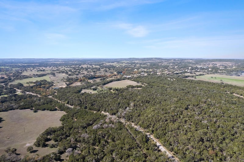 815 Holder LN, Dripping Springs, TX 78620
