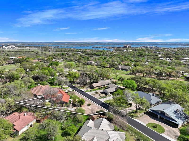 408 Silver Spur, Horseshoe Bay, TX 78657