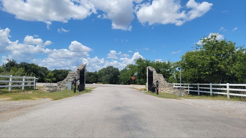 100 Twin Creekview LN, Georgetown, TX 78626