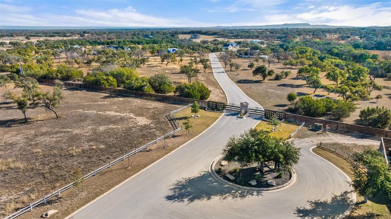 167 Mr Charlie LN, Round Mountain, TX 78663