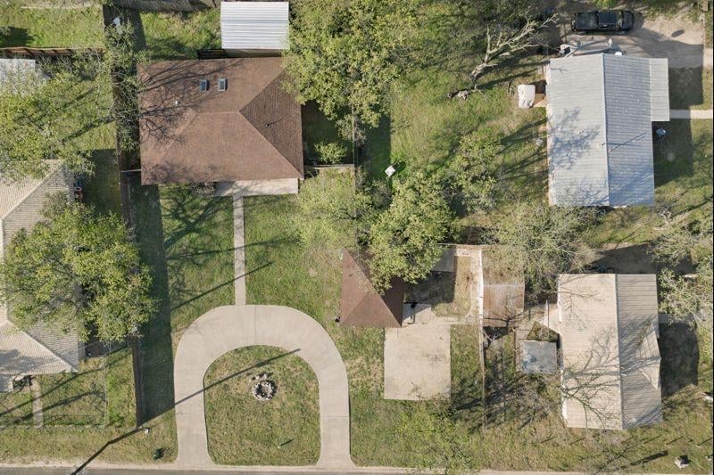 801 12 E Avenue C, Lampasas, TX 76550