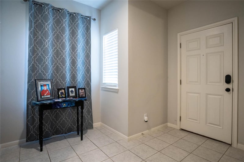 166 Pelican Bay CIR, Kyle, TX 78640