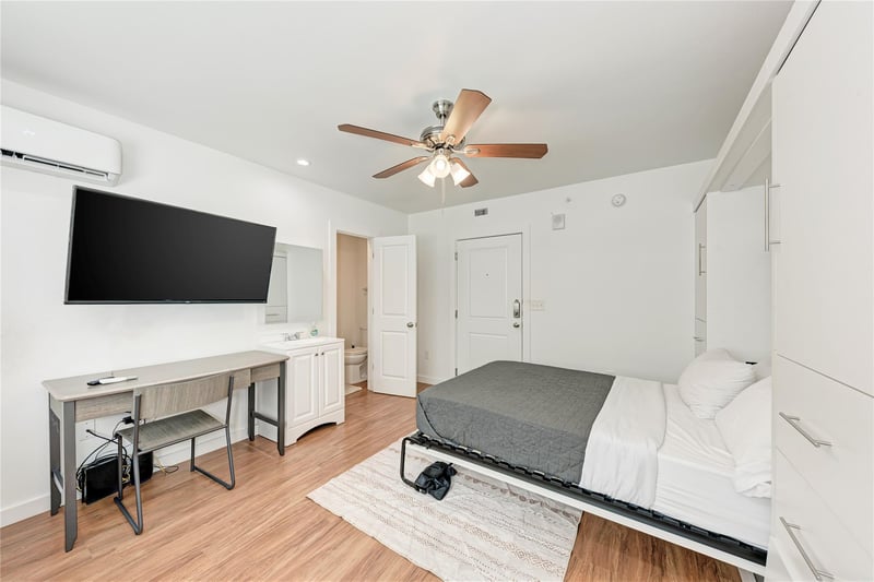 306 30th ST #105, Austin, TX 78705