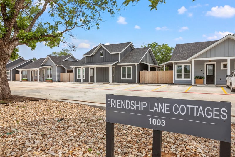 1003 Friendship LN #301, Fredericksburg, TX 78624