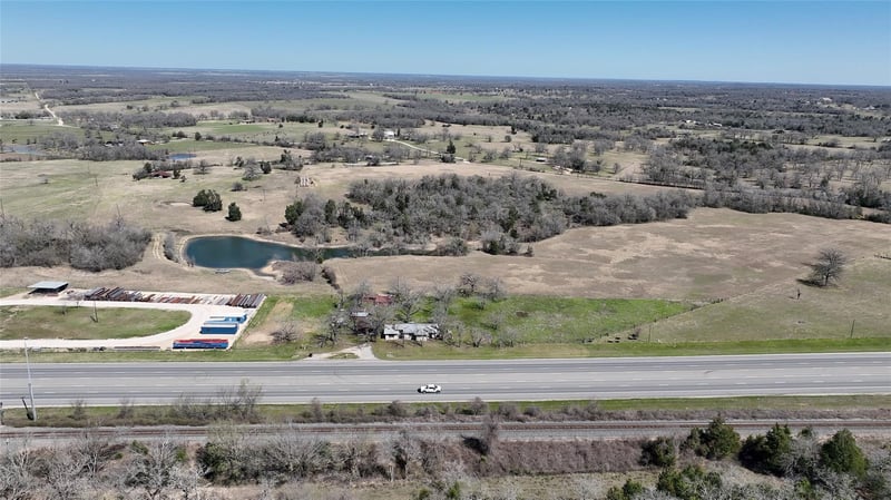 1918 Us Highway 79, Rockdale, TX 76567