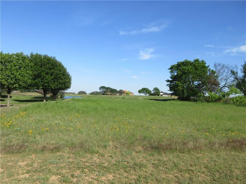 1905 Lauren DR, Spicewood, TX 78669