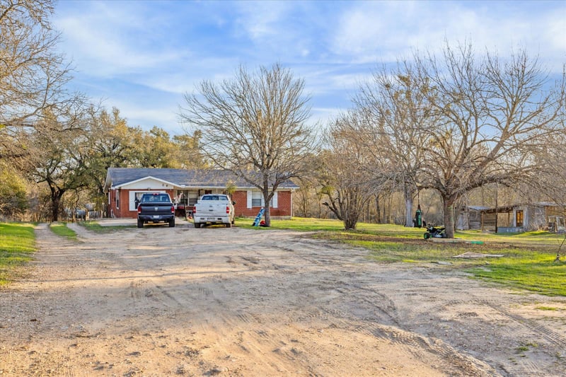 4975 Highway 71 Hw, Del Valle, TX 78617