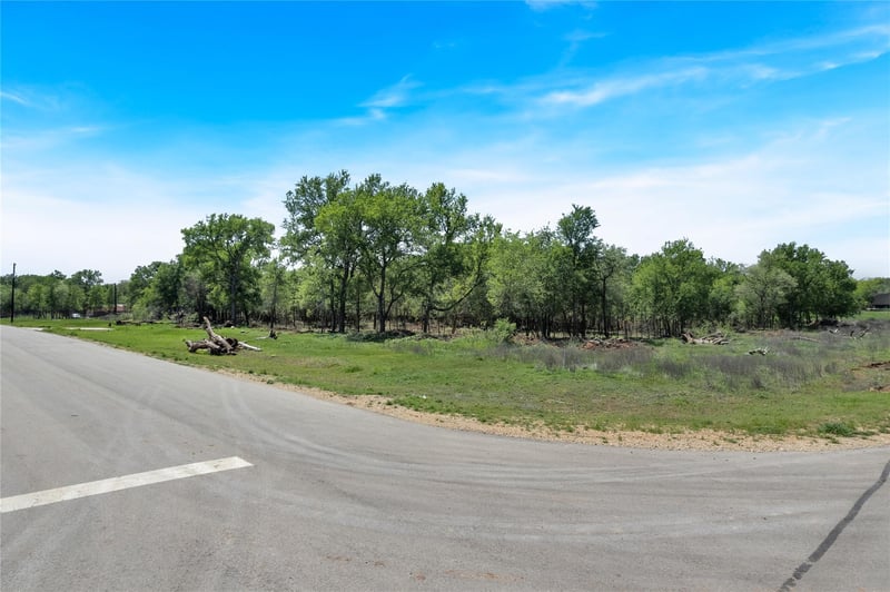 112 Empire ST, Elgin, TX 78621