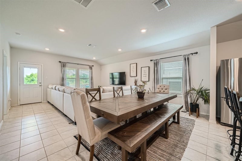 717 Taggart TRL, Jarrell, TX 76537