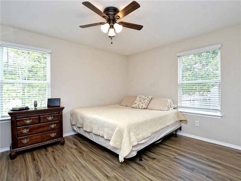 504 2nd ST, Elgin, TX 78621