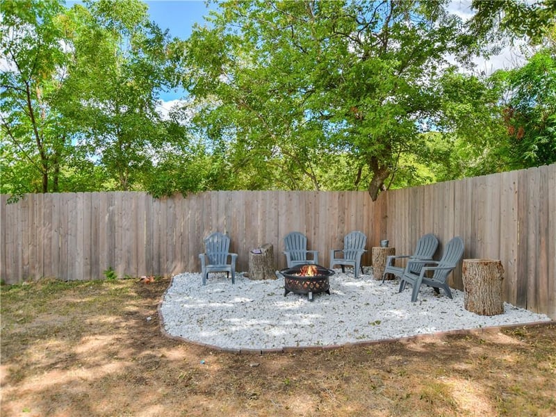 504 2nd ST, Elgin, TX 78621