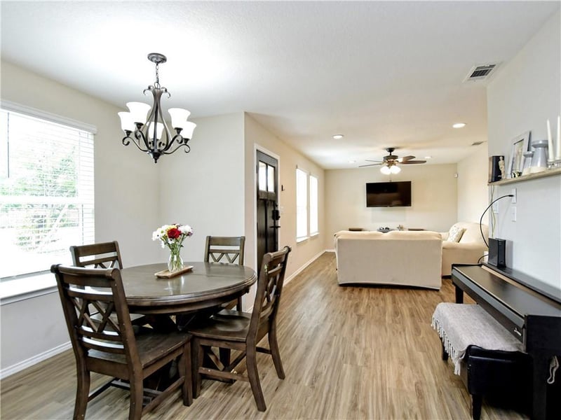 504 2nd ST, Elgin, TX 78621