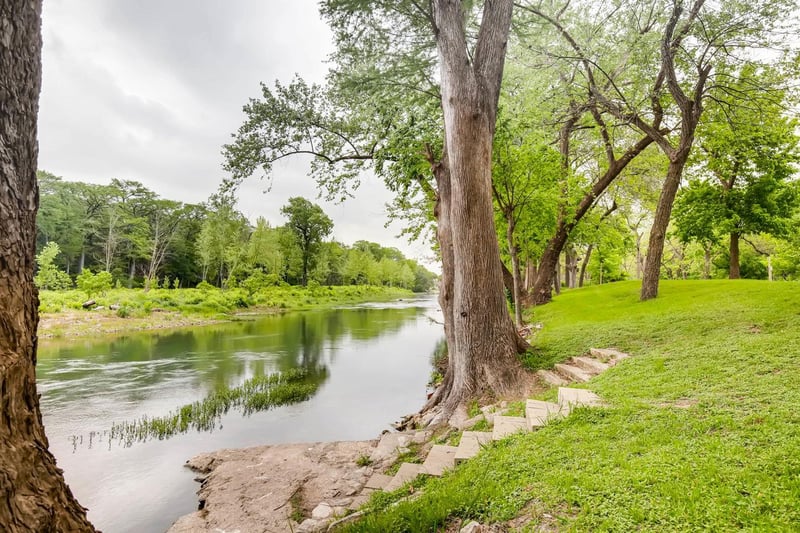 1390 Ervendberg , New Braunfels, TX 78130
