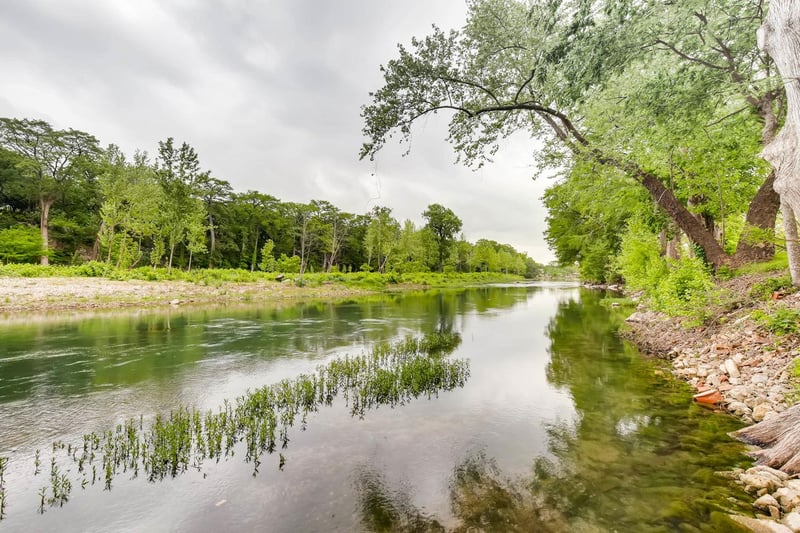 Ervendberg Ave, New Braunfels, TX 78130