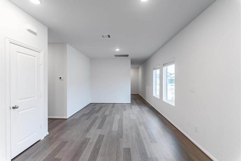 720 Barbary Coast LN, Jarrell, TX 76537