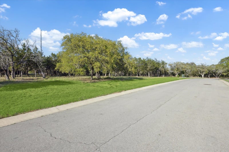 274 Waters Edge CV, Dripping Springs, TX 78620