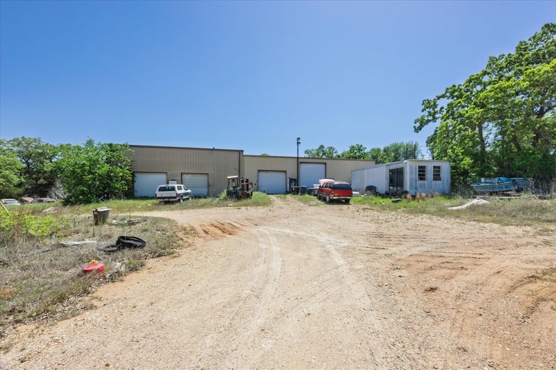 1045 Highway 71 , Bastrop, TX 78602