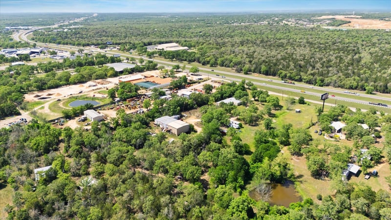 1045 Highway 71 , Bastrop, TX 78602