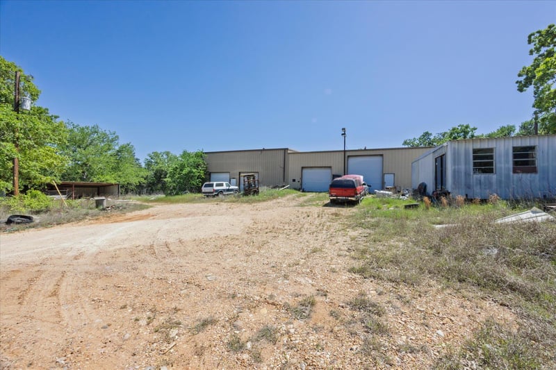 1045 Highway 71 , Bastrop, TX 78602