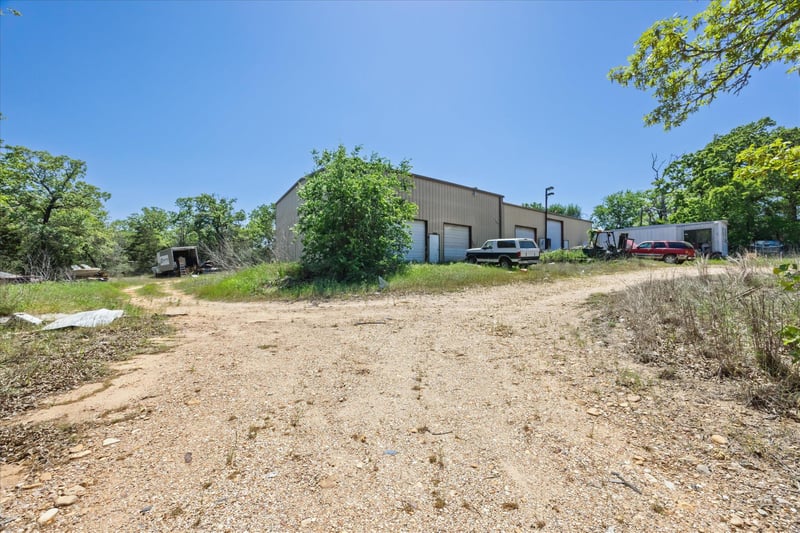 1045 Highway 71 , Bastrop, TX 78602