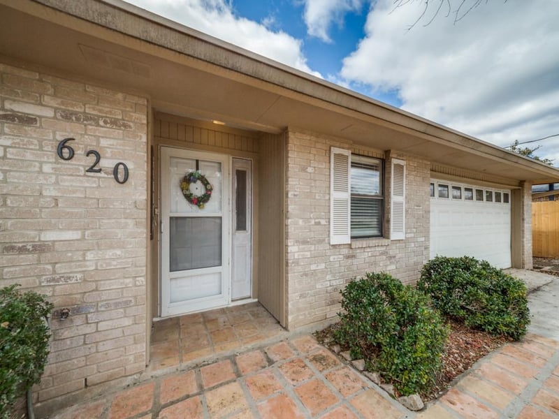 620 Lake Island DR, Canyon Lake, TX 78133