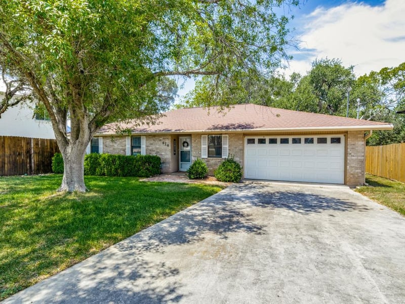 620 Lake Island DR, Canyon Lake, TX 78133