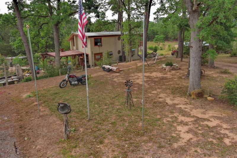 125 Turkey Trot RD, Smithville, TX 78957