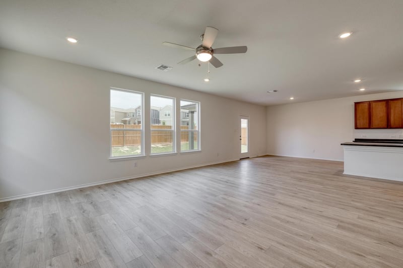 800 Yellow Ribbon TRL, Jarrell, TX 76537