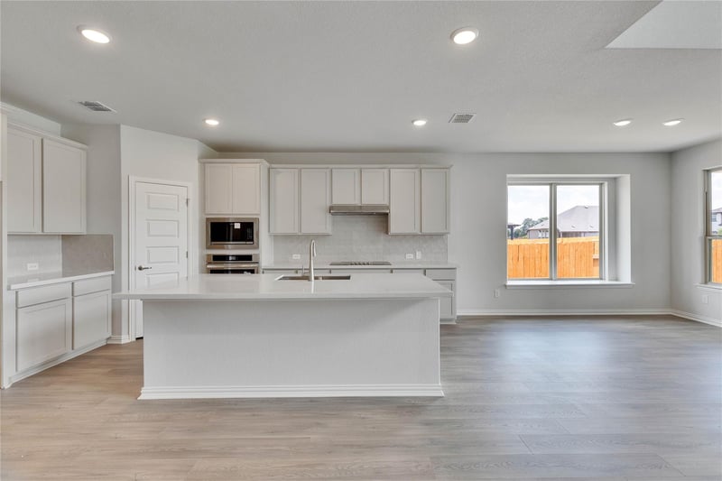 623 Breeze Hollow LN, Georgetown, TX 78628