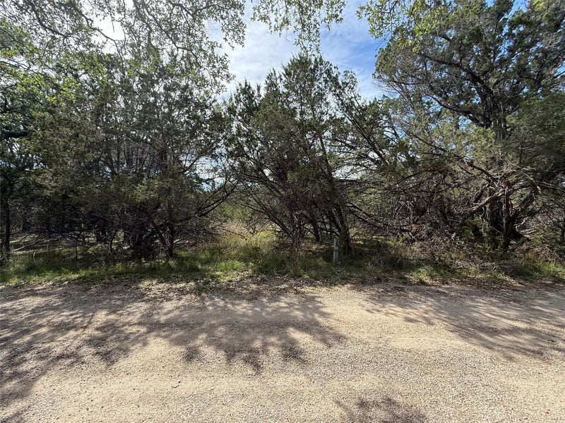 38 Heathrow LN, Wimberley, TX 78676