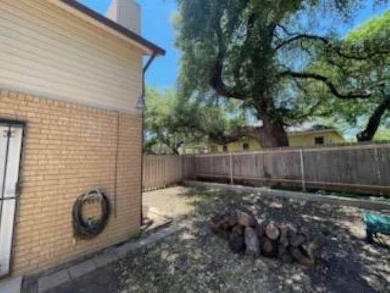 306 Arnold ST, Lampasas, TX 76550