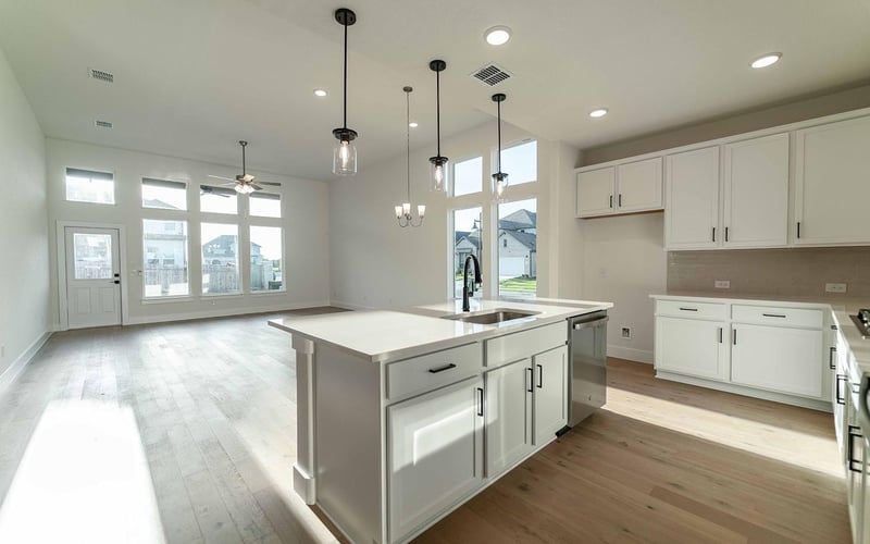 200 Hollister DR, Liberty Hill, TX 78642