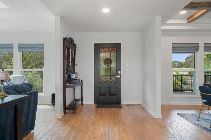 105 Stonegate LN, Dripping Springs, TX 78620